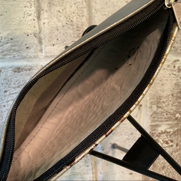 Cowhide Wristlet in a stunning alligator embossed print with golden shimmer - Picture 6 of 8